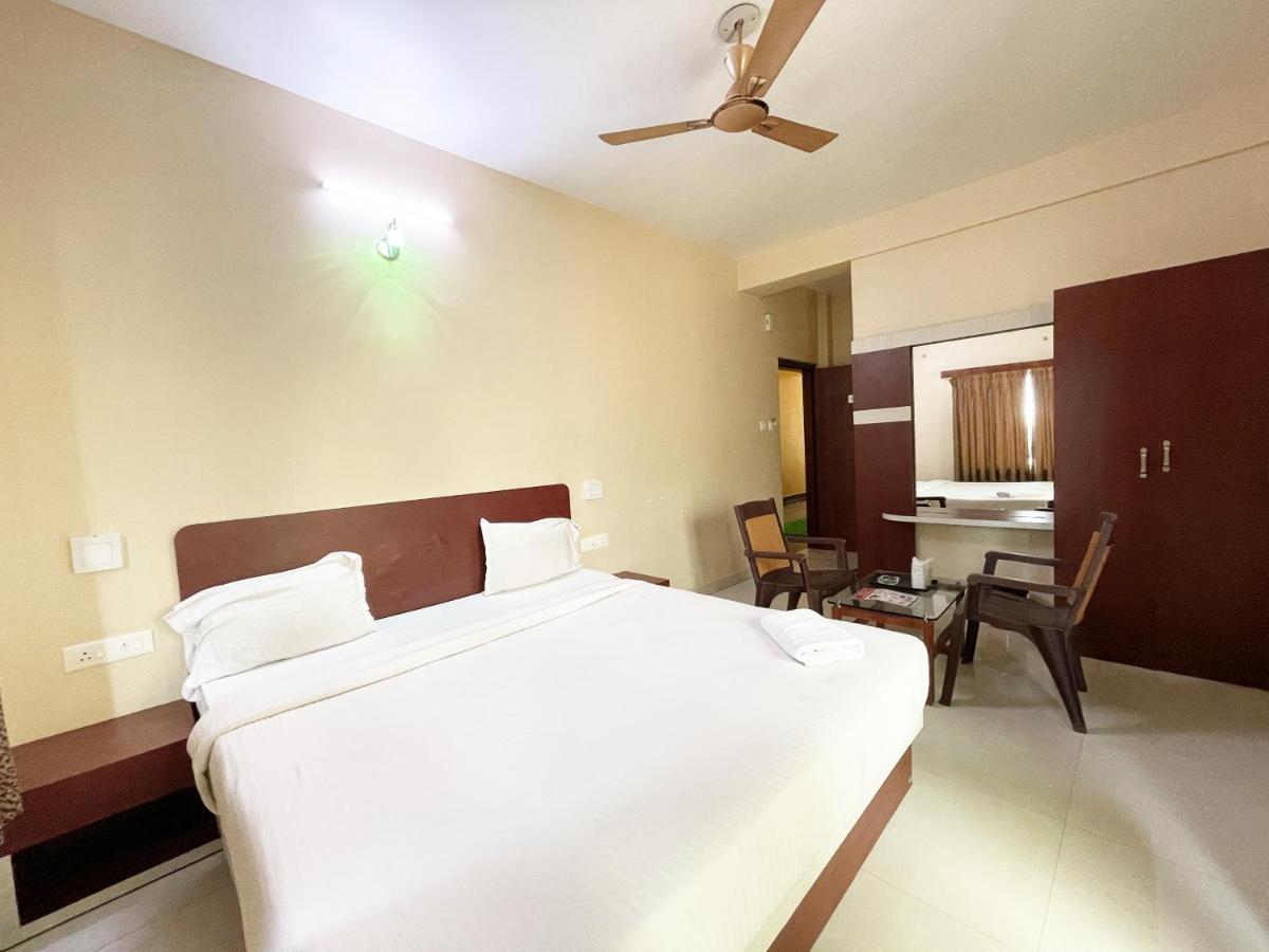 Hotel Golden Wave Puri Dış mekan fotoğraf