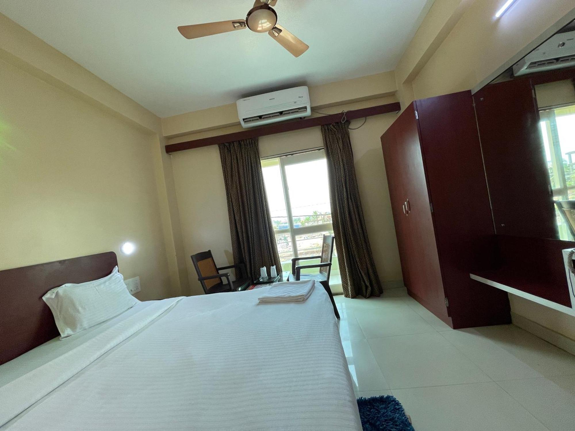 Hotel Golden Wave Puri Dış mekan fotoğraf