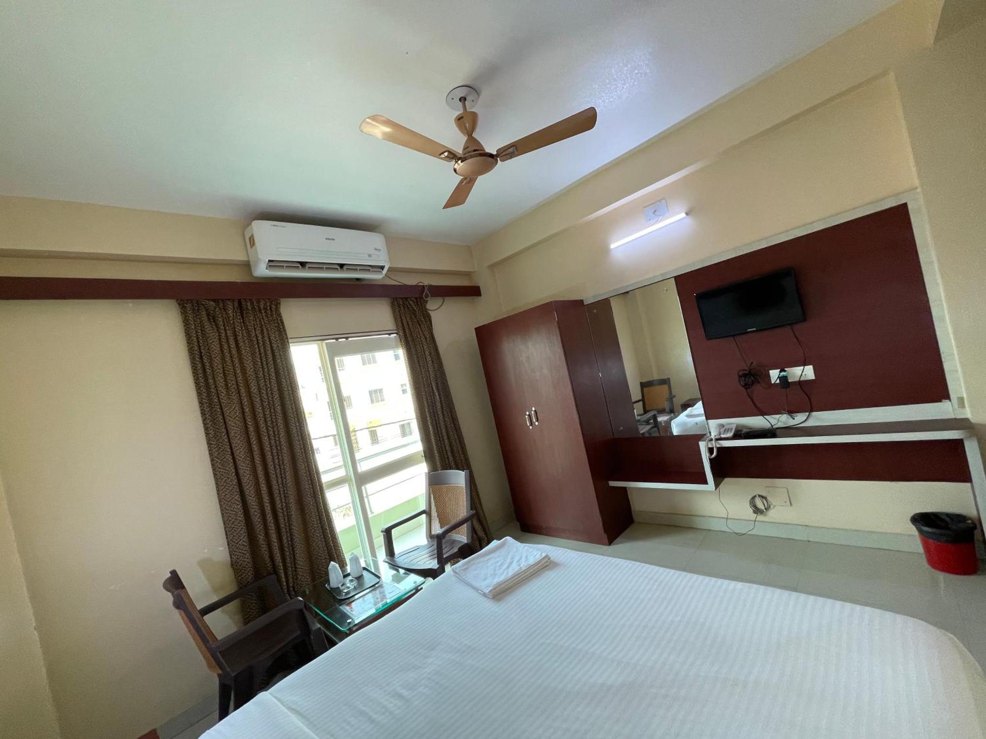 Hotel Golden Wave Puri Dış mekan fotoğraf